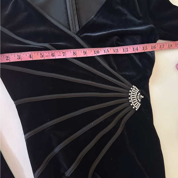 Tadashi Shoji Black Velvet LongSleeve Sparkly Jewel Pendant Side MaxiDress NWT S - Picture 13 of 16